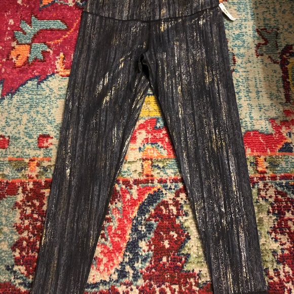 Victoria Secret Sport Knock Out Tight - Picture 1 of 3